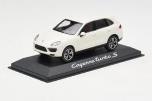 Porsche Cayenne 958 Turbo S Bel Minichamps 1:43 WAP0200220C Kovina – slika 2 od 4