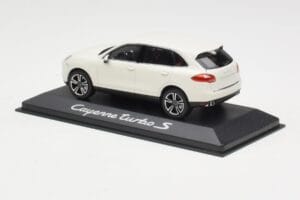 Porsche Cayenne 958 Turbo S Bel Minichamps 1:43 WAP0200220C Kovina – slika 3 od 4