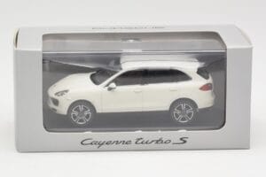 Porsche Cayenne 958 Turbo S Bel Minichamps 1:43 WAP0200220C Kovina – slika 4 od 4