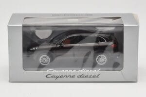 Porsche Cayenne 958 Diesel Acajou Brown Minichamps 1:43 WAP0200030E Kovina – slika 4 od 4