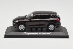 Porsche Cayenne 958 Diesel Acajou Brown Minichamps 1:43 WAP0200030E Kovina