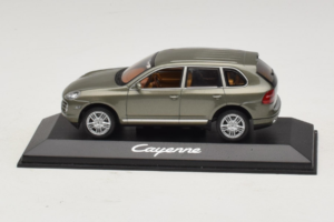 Porsche Cayenne Grey Metallic Minichamps 1:43 WAP02061317 Kovina