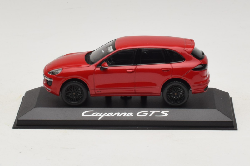 Porsche Cayenne 958 GTS Rdeč Minichamps 1:43 WAP0200070E Kovina
