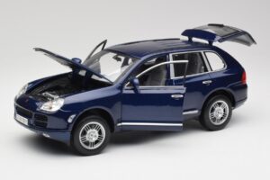 Porsche Cayenne S 9PA Dark Sea Modra Metalik Maisto 1:18 31635 Kovina – slika 2 od 8