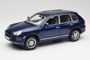 Porsche Cayenne S 9PA Dark Sea Modra Metalik Maisto 1:18 31635 Kovina