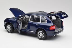 Porsche Cayenne S 9PA Dark Sea Modra Metalik Maisto 1:18 31635 Kovina – slika 5 od 8