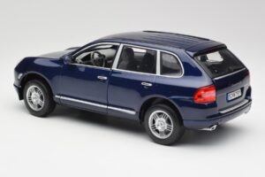 Porsche Cayenne S 9PA Dark Sea Modra Metalik Maisto 1:18 31635 Kovina – slika 7 od 8