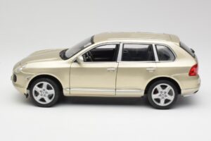 Porsche Cayenne Turbo 955 Bež Maisto 1:18 WAP02100113 Kovina – slika 4 od 8