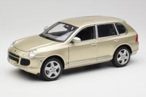 Porsche Cayenne Turbo 955 Bež Maisto 1:18 WAP02100113 Kovina
