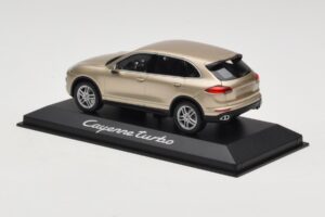Porsche Cayenne 958 Turbo Zlata Minichamps 1:43 WAP0200050E Kovina – slika 3 od 4