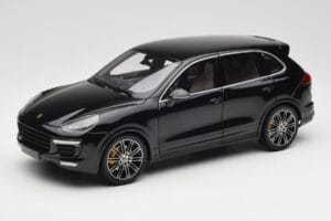 Porsche Cayenne Turbo S 958 Black Metallic Minichamps 1:18 110064000 Kovina