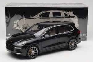 Porsche Cayenne Turbo S 958 Black Metallic Minichamps 1:18 110064000 Kovina – slika 8 od 8