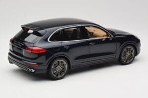 Porsche Cayenne Turbo S 958 Blue Metallic Minichamps 1:18 110064001 Kovina – slika 3 od 8
