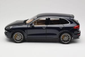 Porsche Cayenne Turbo S 958 Blue Metallic Minichamps 1:18 110064001 Kovina – slika 4 od 8