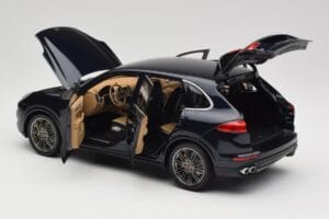 Porsche Cayenne Turbo S 958 Blue Metallic Minichamps 1:18 110064001 Kovina – slika 5 od 8