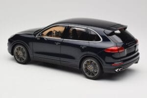 Porsche Cayenne Turbo S 958 Blue Metallic Minichamps 1:18 110064001 Kovina – slika 7 od 8