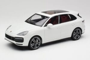Porsche Cayenne 9YA Turbo Bela Metallic Minichamps 1:18 155042560 Kovina
