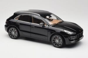 Porsche Macan Turbo 95B Black Metallic Minichamps 1:18 110062502 Kovina – slika 6 od 8