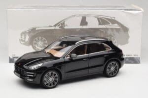 Porsche Macan Turbo 95B Black Metallic Minichamps 1:18 110062502 Kovina – slika 8 od 8