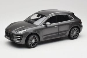 Porsche Macan Turbo 95B Grey Metallic Minichamps 1:18 110062501 Kovina