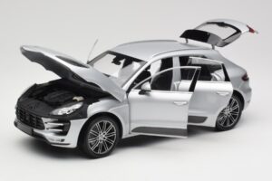 Porsche Macan Turbo 95B Srebrna Minichamps 1:18 110062504 Kovina – slika 2 od 8