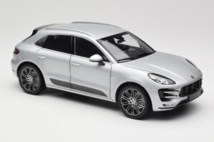 Porsche Macan Turbo 95B Srebrna Minichamps 1:18 110062504 Kovina – slika 6 od 8