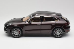 Porsche Macan 95B Turbo Mahagoni Metalik Minichamps 1:18 110062500 Kovina – slika 4 od 8