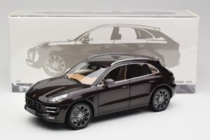 Porsche Macan 95B Turbo Mahagoni Metalik Minichamps 1:18 110062500 Kovina – slika 8 od 8