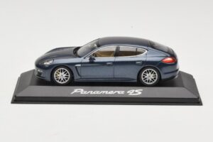 Porsche Panamera 970 4 Modra Metalik Minichamps 1:43 400068220 Kovina