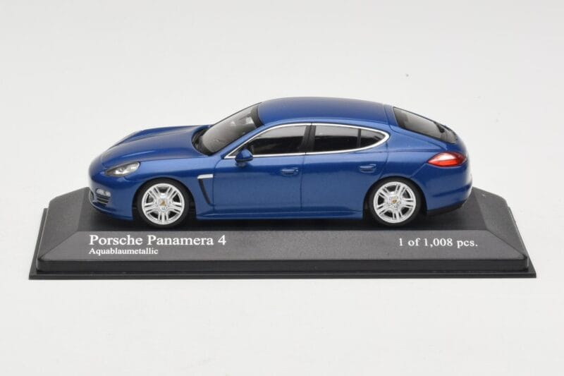 Porsche Panamera 970 4S Blue Metallic Minichamps 1:43 WAP0200419 Kovina