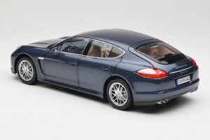 Porsche Panamera 970 S Moder Minichamps 1:18 WAP02100119 Kovina – slika 7 od 8
