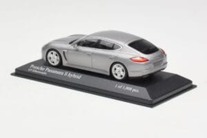 Porsche Panamera 970 S Hybrid Srebrna Minichamps 1:43 400068250 Kovina – slika 3 od 4