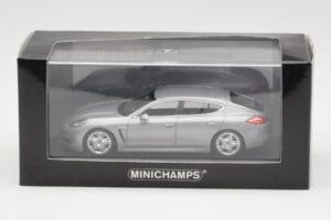 Porsche Panamera 970 S Hybrid Srebrna Minichamps 1:43 400068250 Kovina – slika 4 od 4