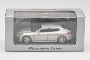 Porsche Panamera 970 Turbo Bež Minichamps 1:43 WAP0200519 Kovina – slika 4 od 4