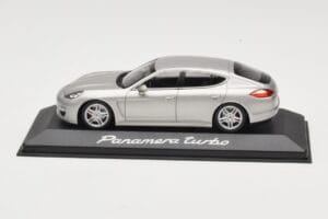 Porsche Panamera 970 Turbo Bež Minichamps 1:43 WAP0200519 Kovina