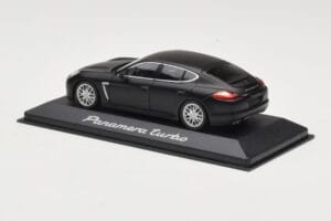 Porsche Panamera 970 Turbo Matt Black Minichamps 1:43 WAP0200270C Kovina – slika 3 od 4
