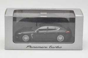 Porsche Panamera 970 Turbo Matt Black Minichamps 1:43 WAP0200270C Kovina – slika 4 od 4