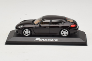 Porsche Panamera 970 Black Metallic Minichamps 1:43 WAP0203900E Kovina