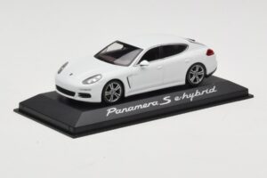 Porsche Panamera 970 S e-Hybrid Bel Minichamps 1:43 WAP0207200E Kovina – slika 2 od 3