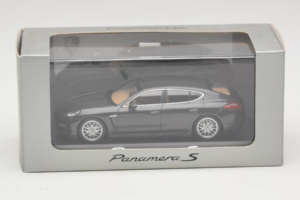 Porsche Panamera 970 S Grey Metallic Minichamps 1:43 WAP02000219 Kovina – slika 4 od 4