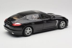 Porsche Panamera Turbo 970 Črna Maisto 1:18 36197 Kovina – slika 3 od 8
