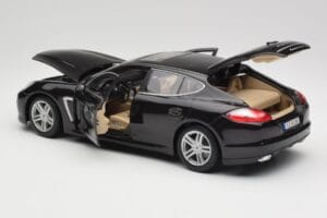Porsche Panamera Turbo 970 Črna Maisto 1:18 36197 Kovina – slika 5 od 8