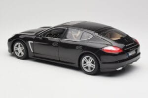 Porsche Panamera Turbo 970 Črna Maisto 1:18 36197 Kovina – slika 7 od 8