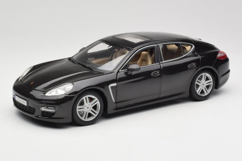 Porsche Panamera Turbo 970 Črna Maisto 1:18 36197 Kovina