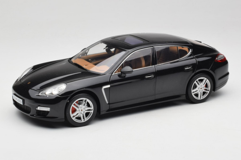 Porsche Panamera 970 Turbo Basalt Black Norev 1:18 WAP02100319 Kovina