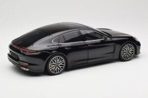 Porsche Panamera 971 Turbo S Črn Metallic Minichamps 1:18 113061076 Kovina – slika 3 od 8