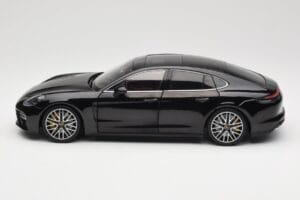 Porsche Panamera 971 Turbo S Črn Metallic Minichamps 1:18 113061076 Kovina – slika 4 od 8