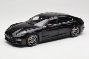 Porsche Panamera 971 Turbo S Črn Metallic Minichamps 1:18 113061076 Kovina