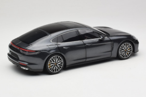 Porsche Panamera 971 Turbo S Grey Metallic Minichamps 1:18 113061073 Kovina – slika 3 od 8