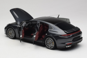 Porsche Panamera 971 Turbo S Grey Metallic Minichamps 1:18 113061073 Kovina – slika 5 od 8